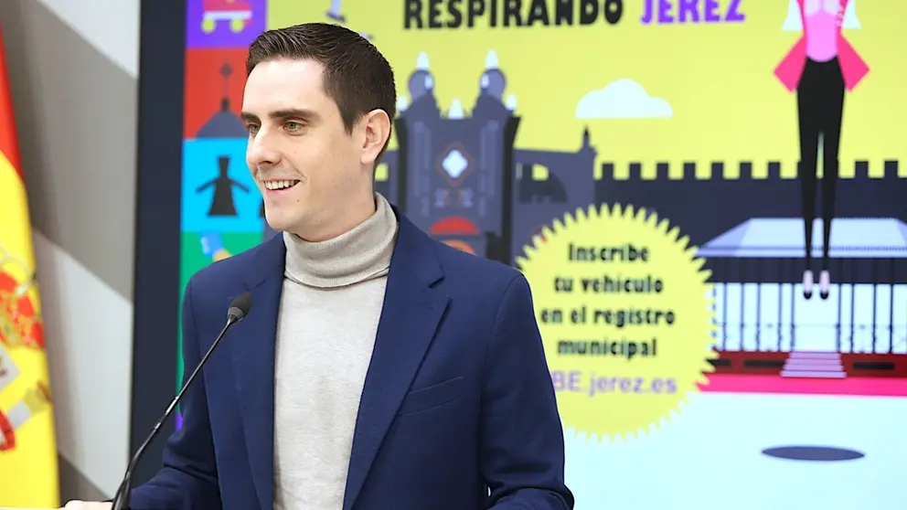 Jaime Espinar en la rueda de prensa sobre la Zona de Bajas Emisiones