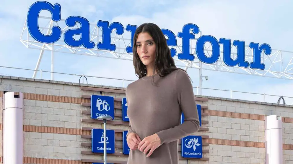 Carrefour pone a la venta 3 vestidos de punto con botines a juego para este invierno por menos de 13 euros