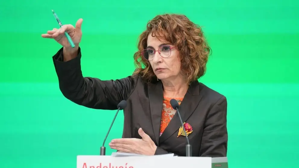 Montero, vuelve a estar en el punto de mira por la financiaci&oacute;n singular