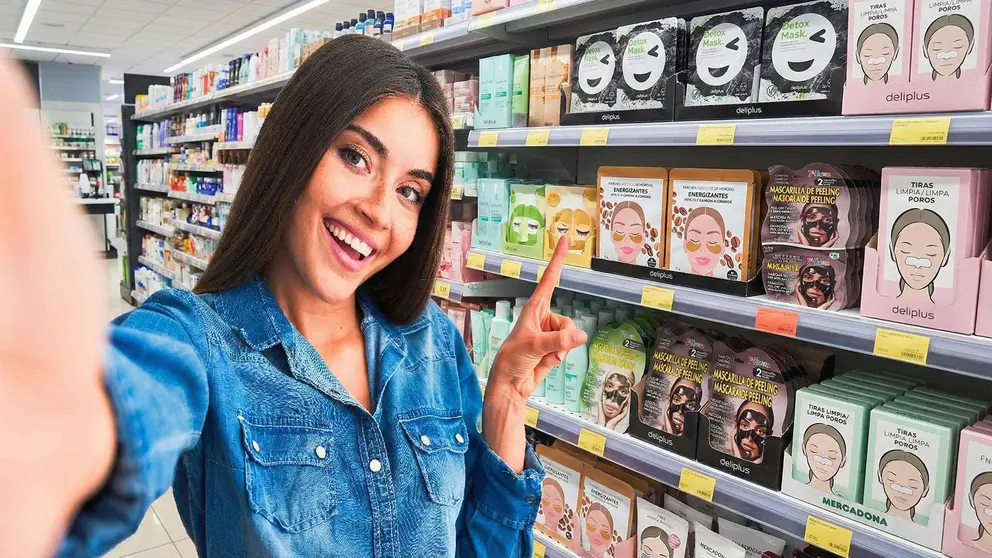 Los productos de Mercadona que est&aacute;n cambiando la forma de cuidar el rostro a diario | Imagen apoyada en IA