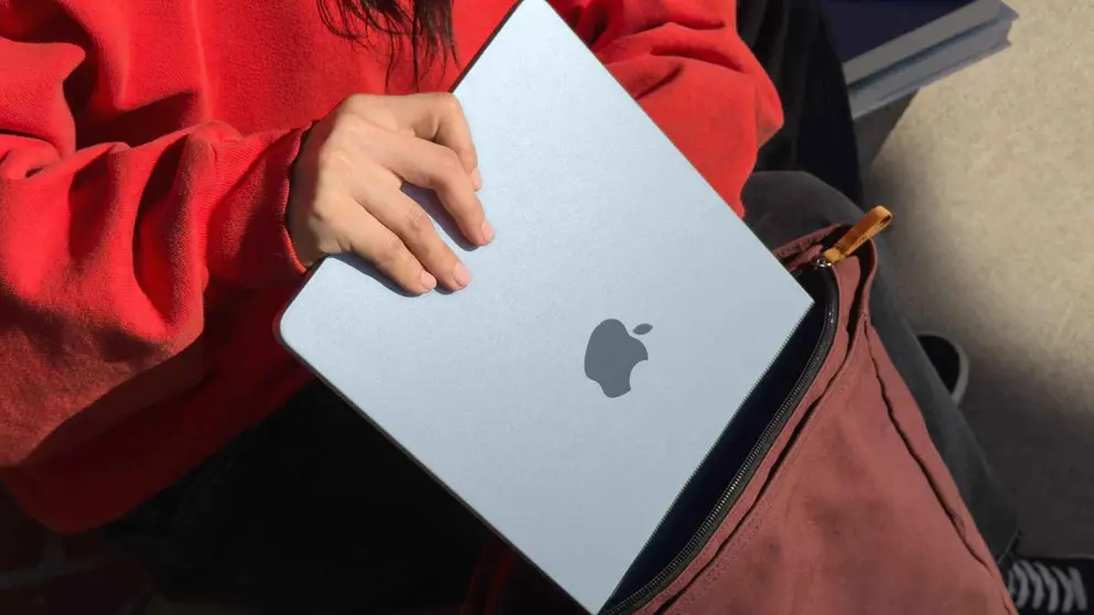 Ofert&oacute;n en la web de Carrefour tiene el ordenador m&aacute;s potente, moderno y deseado de Apple tirado de precio