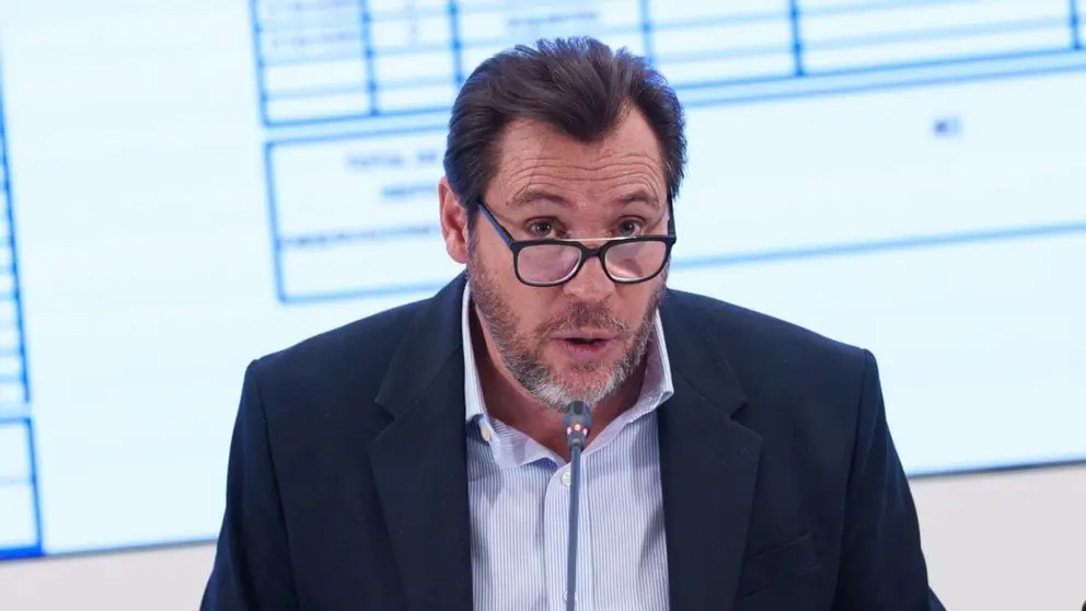 &Oacute;scar Puente, ministro de Transportes en una de sus &uacute;ltimas comparecencias