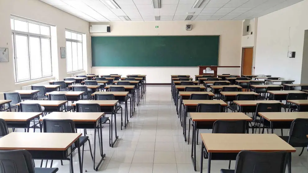 Aula de un colegio vac&iacute;a