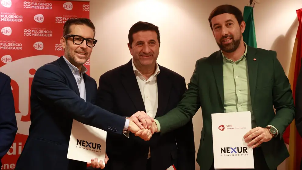 Firma del convenio entre AJE C&aacute;diz y el Cl&uacute;ster Tecnol&oacute;gico Nexur | Cristo Garc&iacute;a