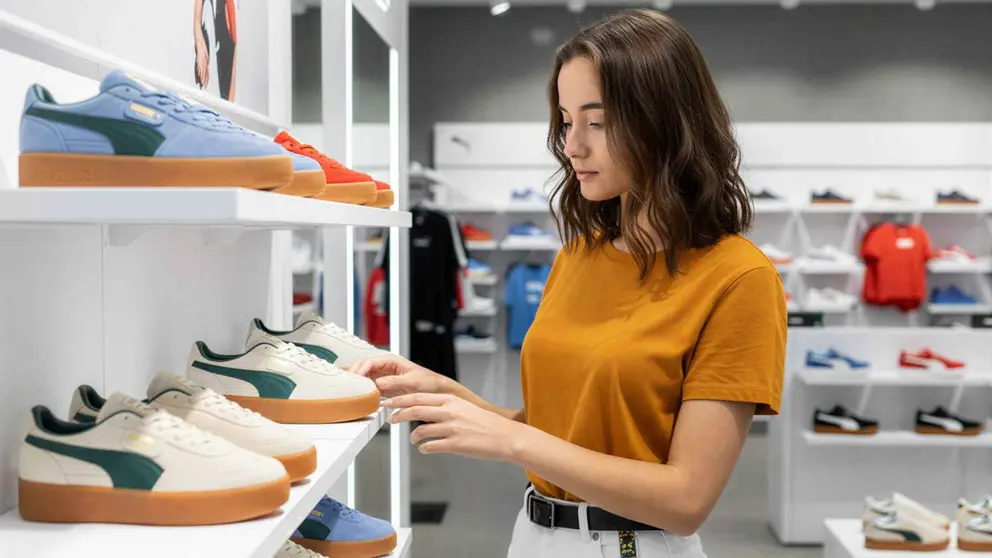 Colas en Puma tras desplomar el precio de su zapatilla retro m&aacute;s viral a la mitad.jpg