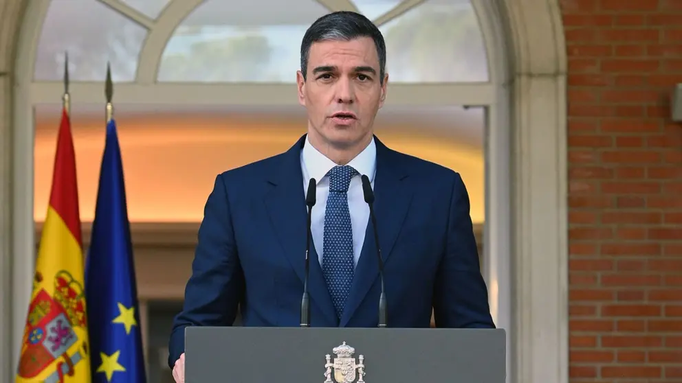 Pedro S&aacute;nchez, en la puerta de La Moncloa