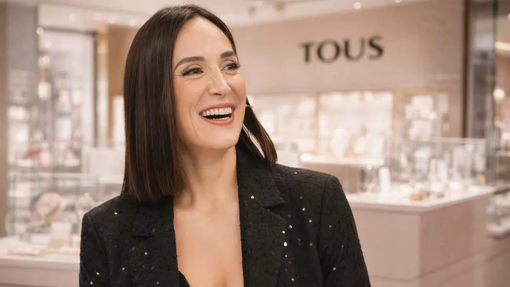 Medalla de la Virgen Mar&iacute;a de la colecci&oacute;n de Tamara Falc&oacute; en TOUS