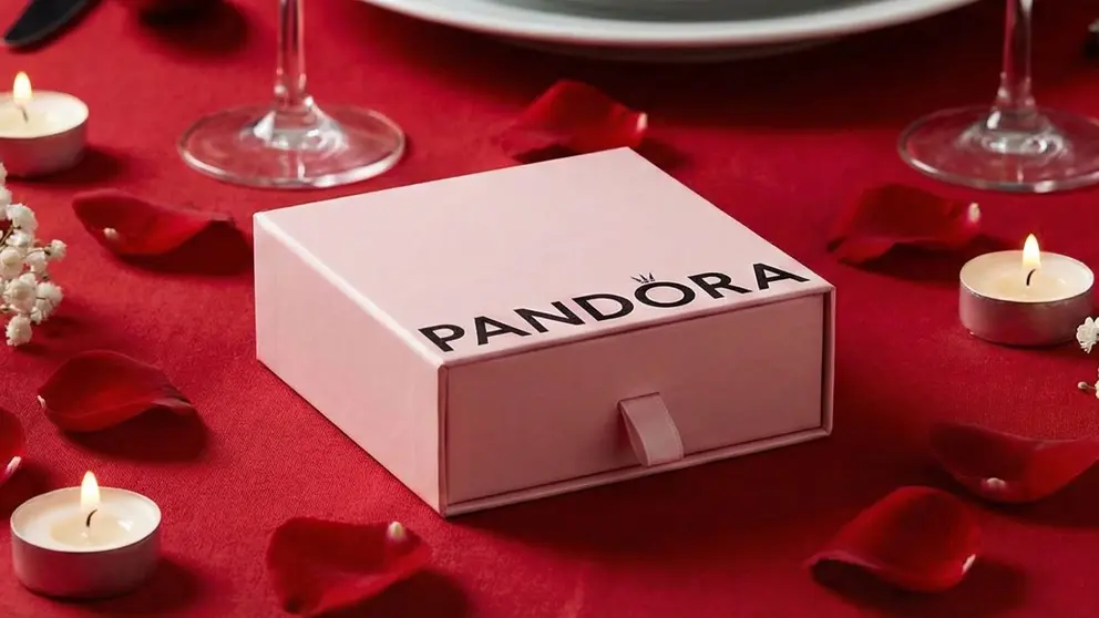 Los pendientes de Pandora que se est&aacute;n convirtiendo en el regalo m&aacute;s buscado para San Valent&iacute;n