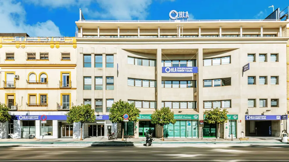 HLA Ram&oacute;n y Cajal, Centro m&eacute;dico quir&uacute;rgico de Sevilla