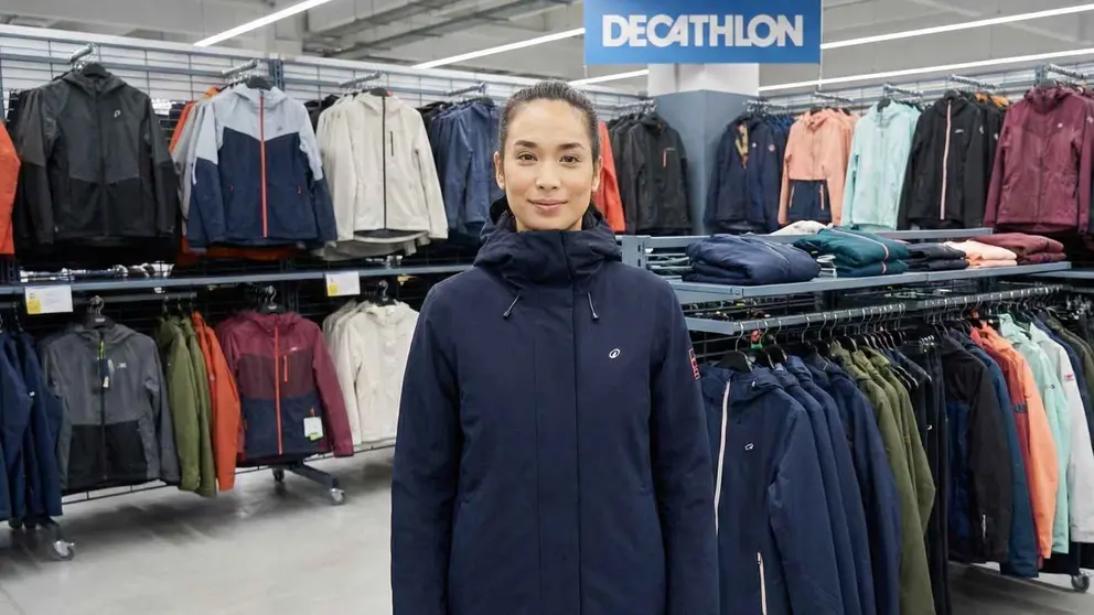 Decathlon presenta dos modelos de chaquetas impermeables que ofrecen la mejor protecci&oacute;n en los d&iacute;as de mucha lluvia y viento