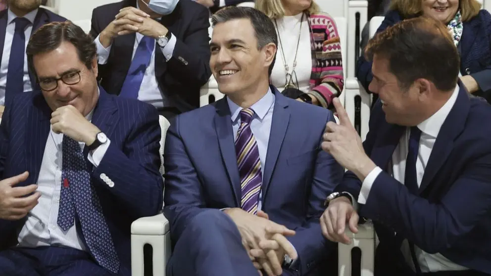 Pedro S&aacute;nchez, en el centro de la imagen