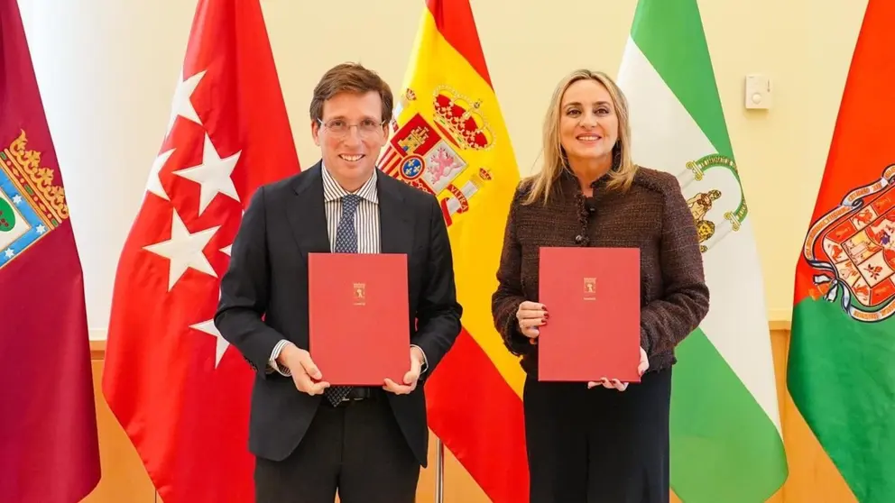 Jos&eacute; Luis Mart&iacute;nez-Almeida y Marifr&aacute;n Carazo sellan una alianza para liderar la transformaci&oacute;n digital y consolidar a las ciudades como referentes nacionales en Inteligencia Artificial