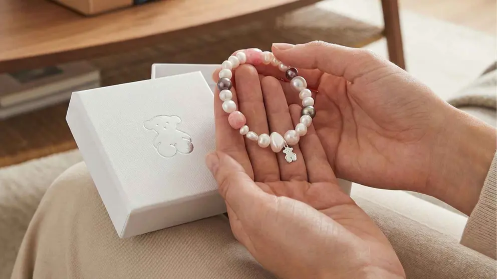Amazon abre la puerta a la elegancia esta primavera con una selecci&oacute;n de coloridas pulseras de Tous