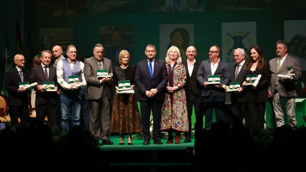 Banderas de Andaluc&iacute;a en C&aacute;diz | Cristo Garc&iacute;a