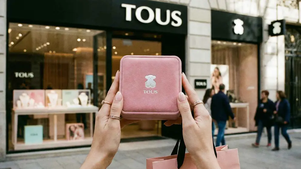 Conjunto de pendientes, anillo y pulsera con oro y diamantes de TOUS