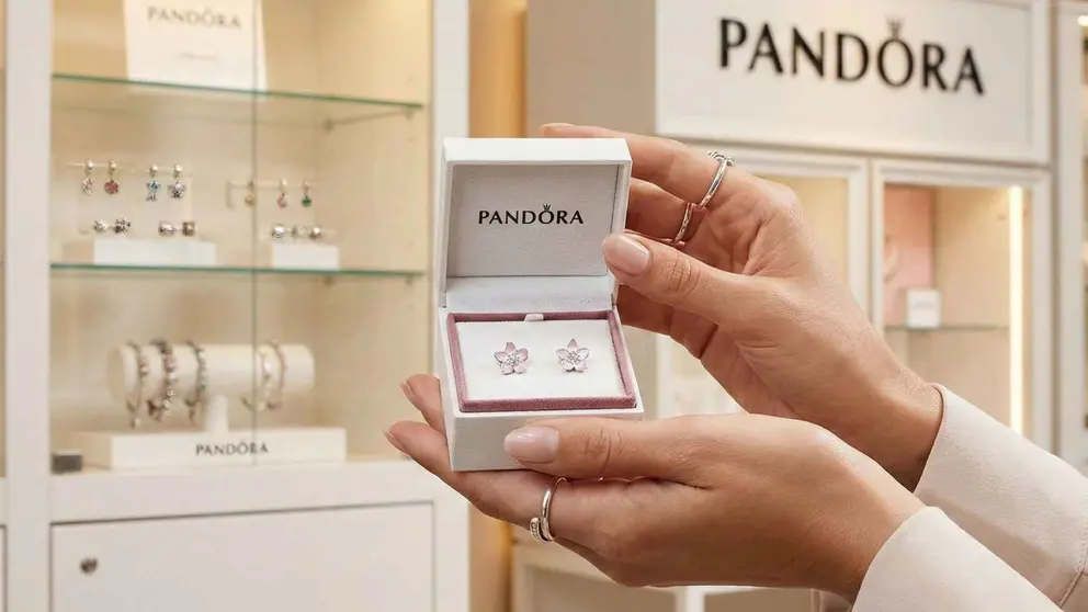 Pendientes florales m&aacute;s primaverales de Pandora