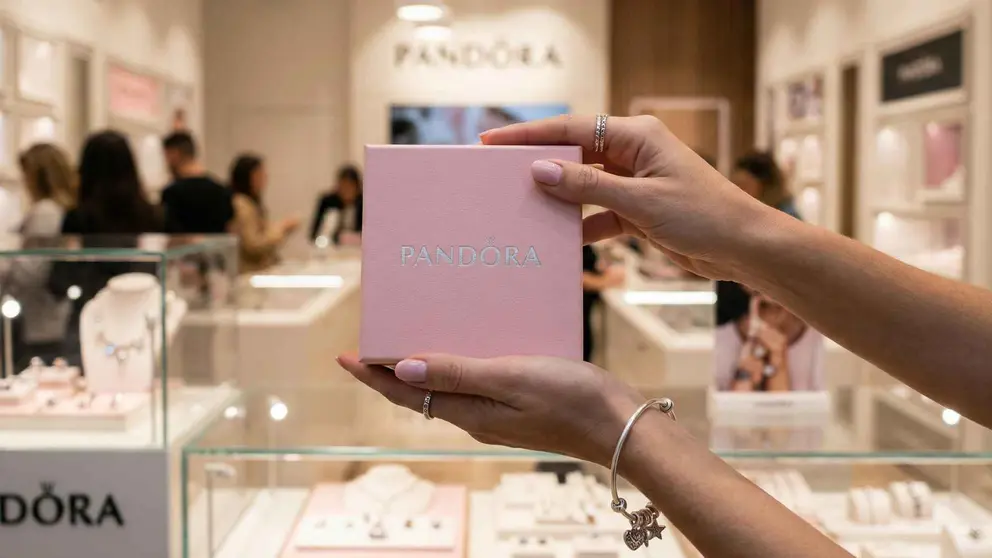 Pandora vuelve a hacer una oda a la elegancia con estos 4 preciosos charms con los que hacer que tus pulseras sean mucho m&aacute;s bonitas