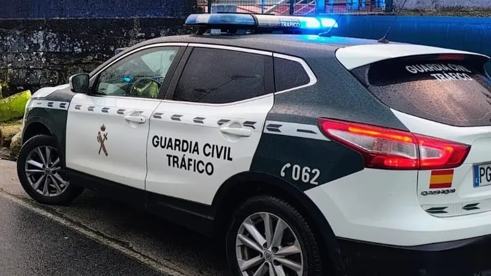 Un veh&iacute;culo de la Guardia Civil en una imagen de archivo (3)