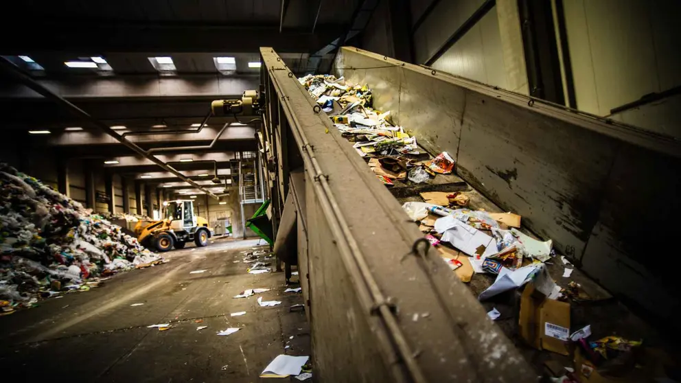 Una planta de reciclaje en una foto de archivo