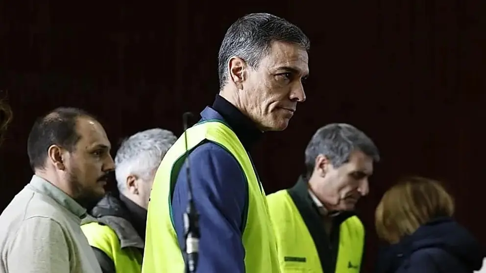 Pedro S&aacute;nchez, durante su visita a Adamuz (1)