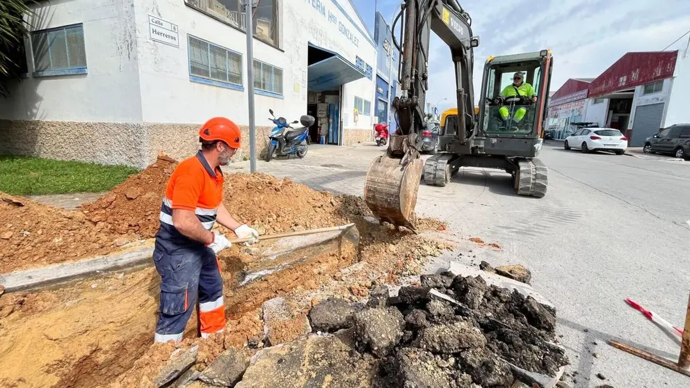 Trabajadores de Modus en el polígono industrial de Rota