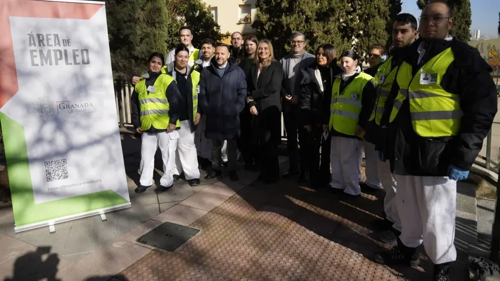 12 j&oacute;venes de entre 18 y 29 a&ntilde;os ya trabajan mejorando espacios p&uacute;blicos en Granada