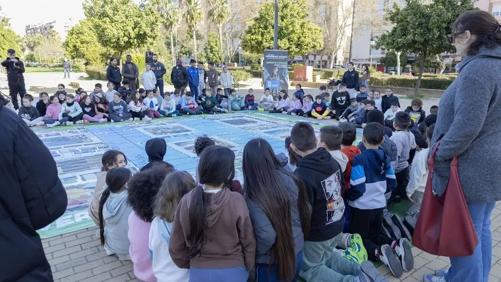 Presentaci&oacute;n del juego educativo Mu&eacute;vete x Huelva (1)