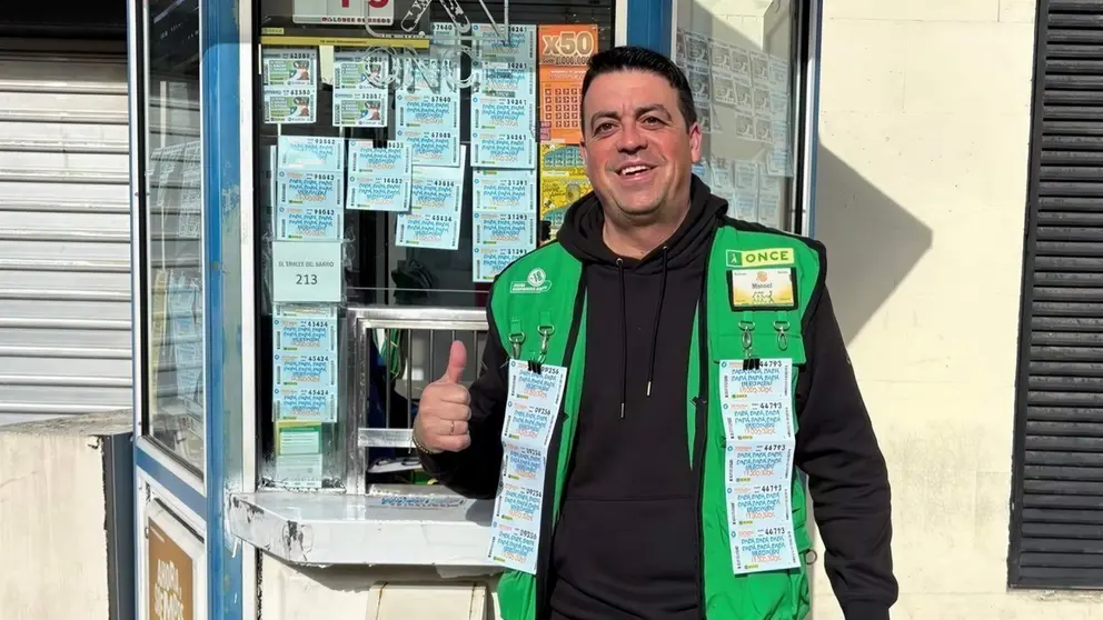 Manuel Landi, vendedor de la ONCE en C&aacute;diz