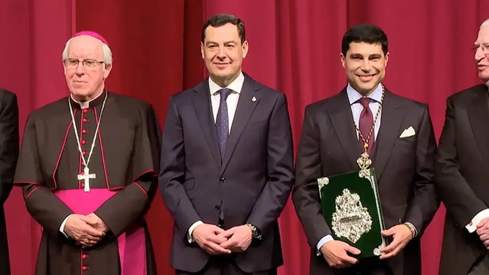 Juanma Moreno es un reconocido amante de la Semana Santa