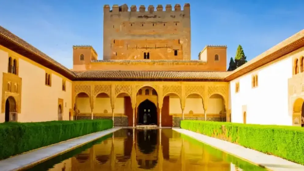 La Alhambra, una joya que no pasa de moda ni en Semana Santa