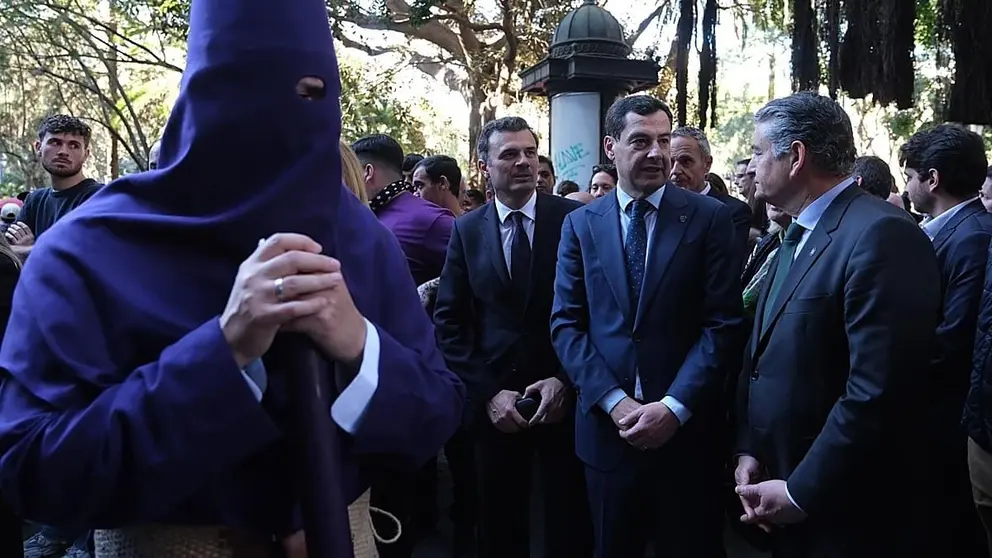 Juanma Moreno ha visitado la Semana Santa de C&aacute;diz