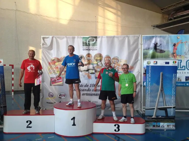 Luna subiendo al p&oacute;dium como gran triunfador en Ayamonte