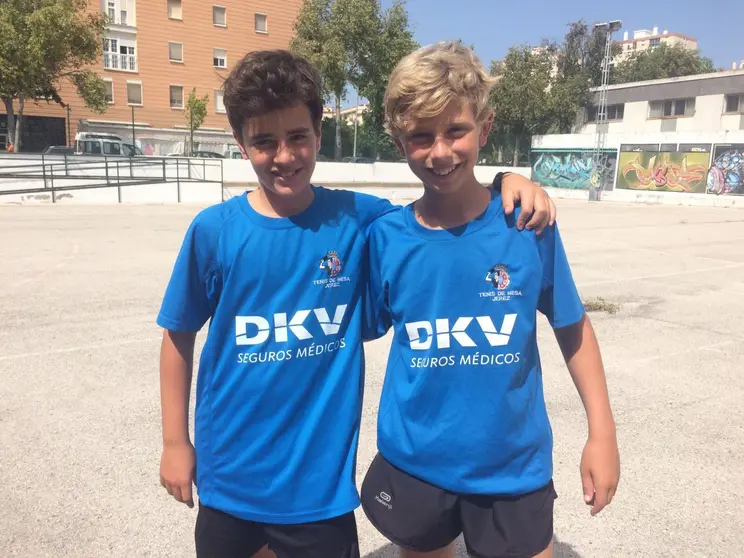 Juan P&eacute;rez, a la izquierda y &Aacute;lvaro Gainza, del equipo DKV Ergo Jerez.