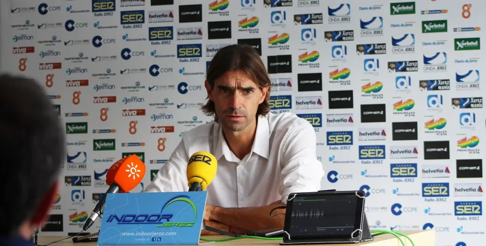 Dani Pend&iacute;n en rueda de prensa previa al partido frente al San Bernardo.