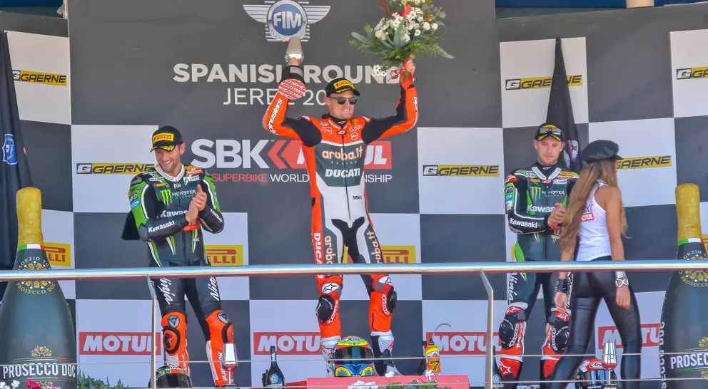 Davies levanta el trofeo  | Christian Cantizano para MIRA Jerez
