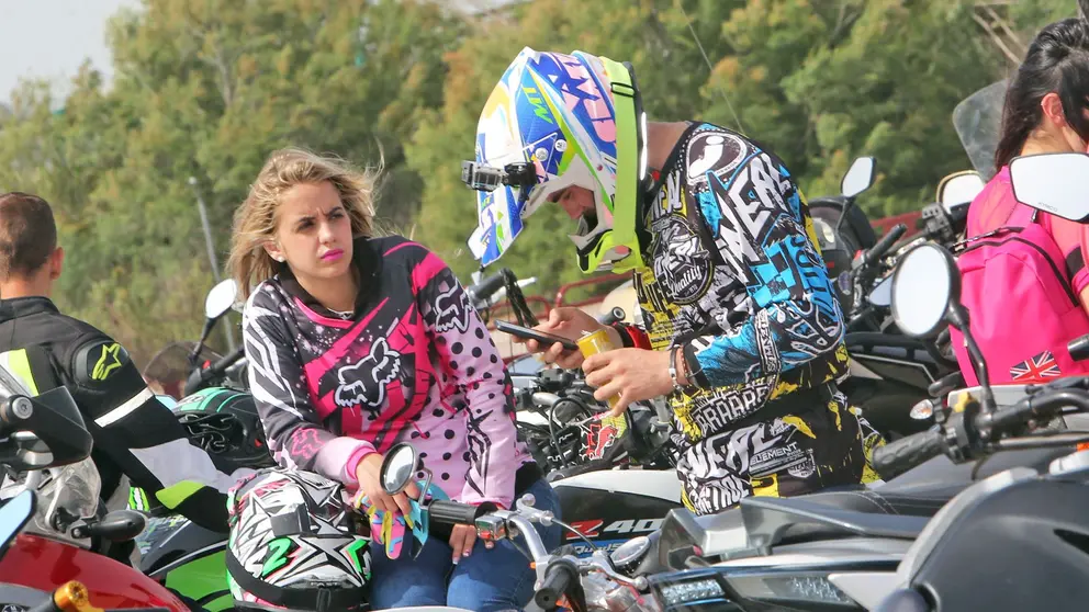 Moteros esperando para salir en la Gran Caravana Motera | Juan Carlos Corchado - MIRA Jerez
