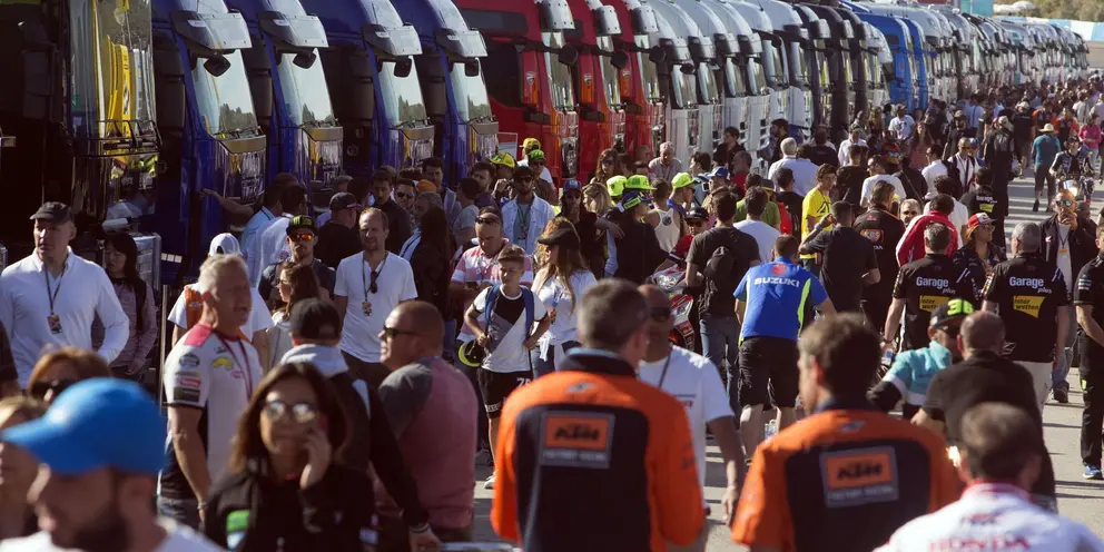 Ambiente del paddock del Gran Premio de Espa&ntilde;a | Juan Carlos Corchado para MIRA Jerez