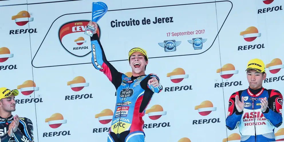Podium 1&ordf; carrera Moto3 con Alonso L&oacute;pez como ganador