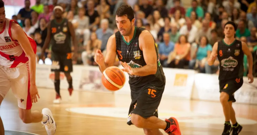 Jes&uacute;s Chagoyen al contrataque en un partido con el Aceitunas Fragata Mor&oacute;n | Carlos A Romero