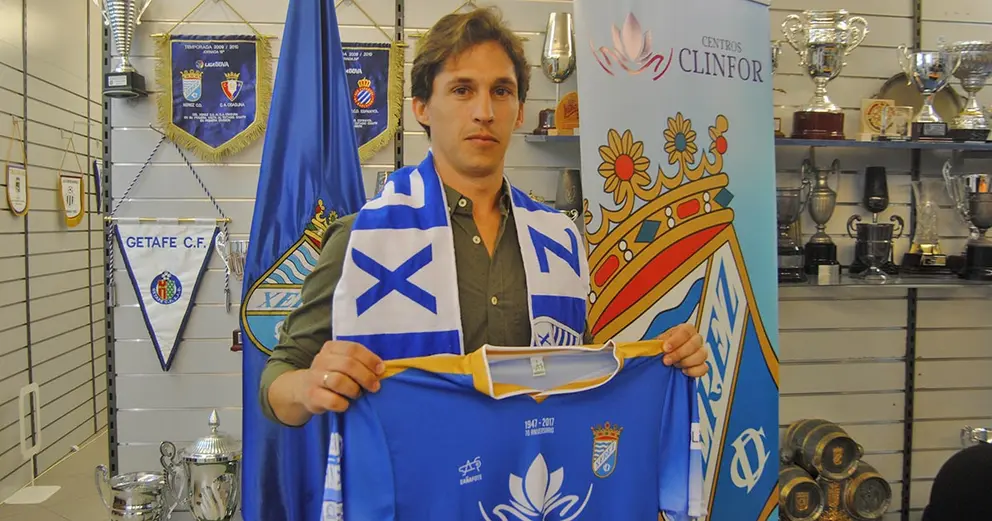 Presentaci&oacute;n Alberto Pi&ntilde;ero con el Xerez CD | Imagen de Manuel Jes&uacute;s Ruiz