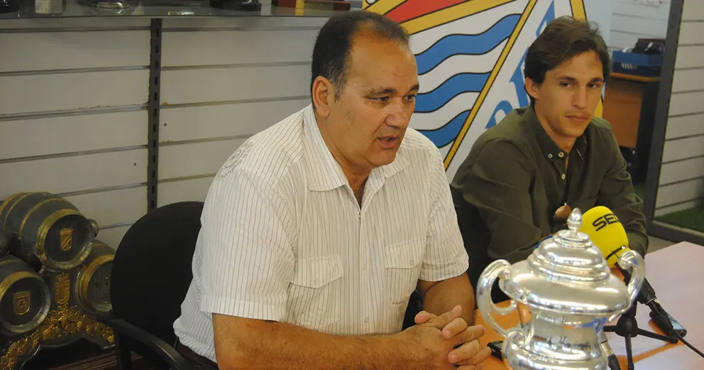 Presentaci&oacute;n Alberto Pi&ntilde;ero con el Xerez CD | Imagen de Manuel Jes&uacute;s Ruiz