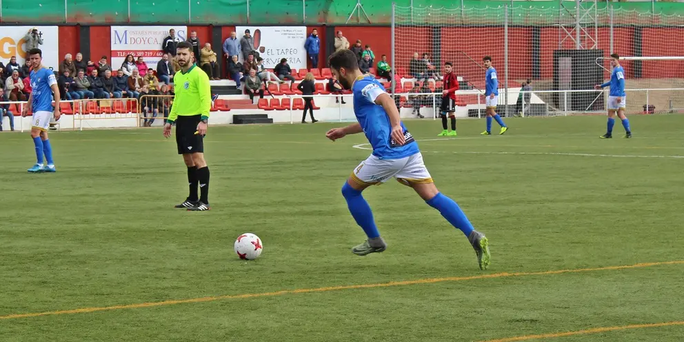 &Aacute;ngel durante el partido disputado entre CD Gerena y Xerez CD