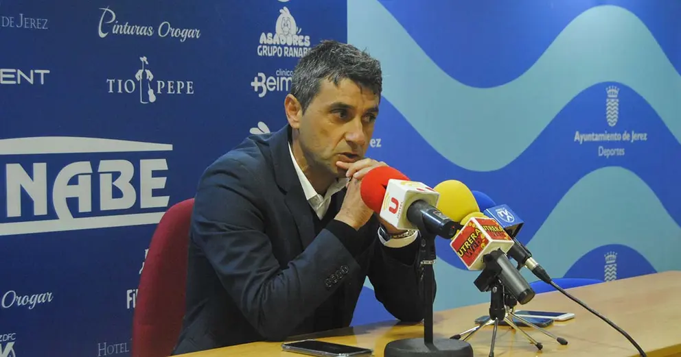 Masegosa en rueda de prensa tras el Xerez Deportivo FC- CD Utrera | Foto de Manuel Jes&uacute;s Ruiz