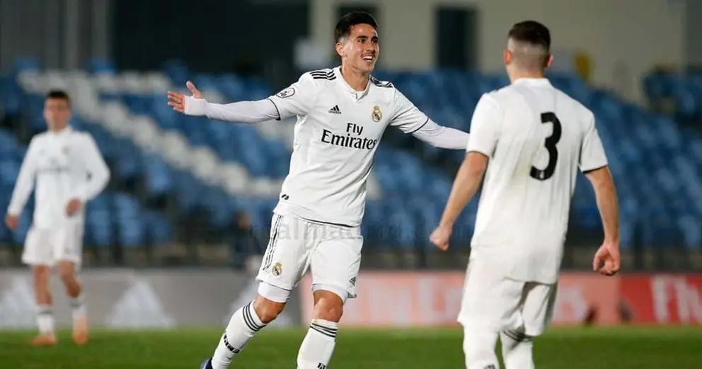 Mart&iacute;n celebrando un gol con el Castilla