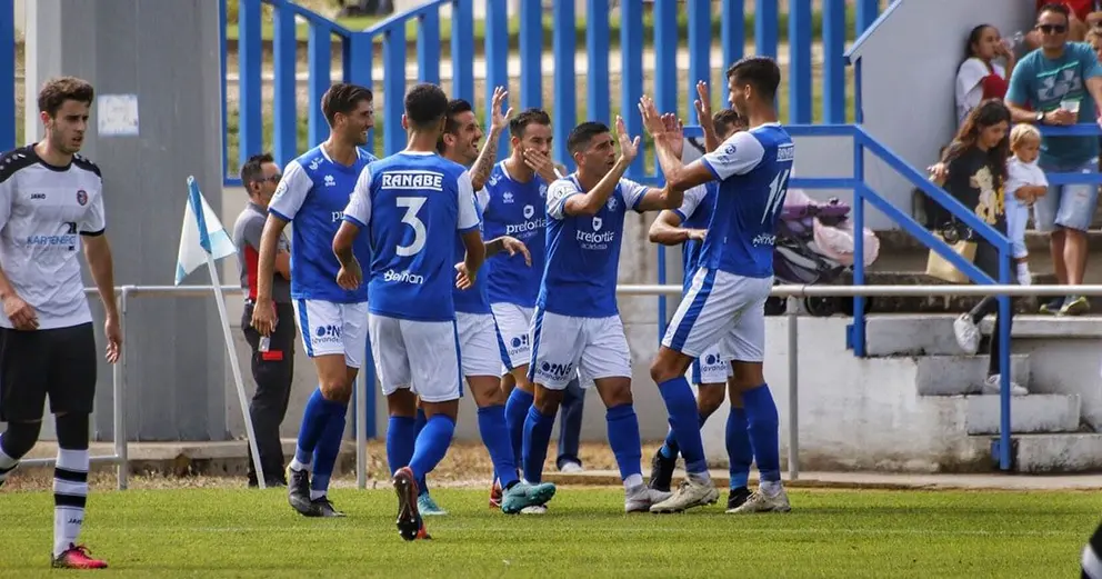 Los xerecistas celebran uno de los goles en la Juventud | Foto: xerezdfc.com