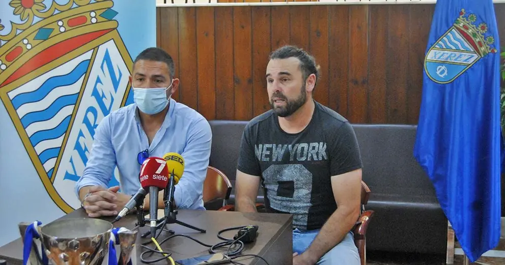 Juan Carlos G&oacute;mez y Juan Pedro Ramos presentan el proyecto 2020-2021 del Xerez CD./ Manuel Jes&uacute;s Ruiz para elmira.es