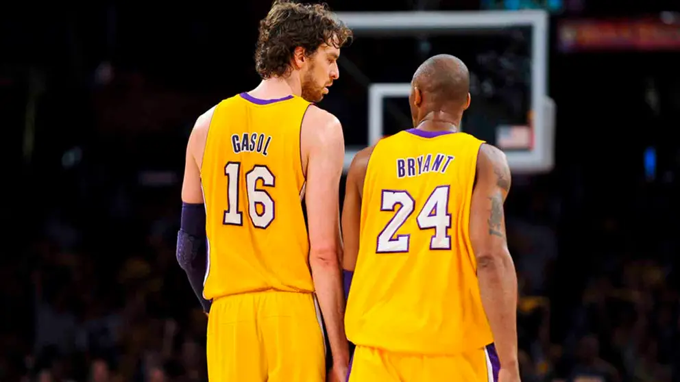 Pau Gasol y Kobe Bryant en un partido con Los Angeles Lakers