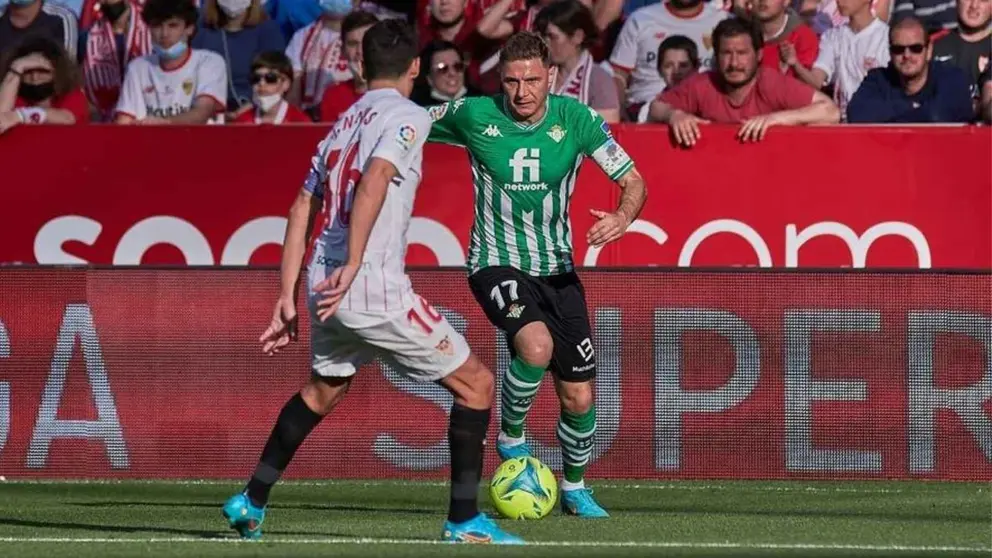 Joaqu&iacute;n y Jes&uacute;s Navas durante El Gran Derbi entre Sevilla FC y Real Betis | Salvador L&oacute;pez para El MIRA