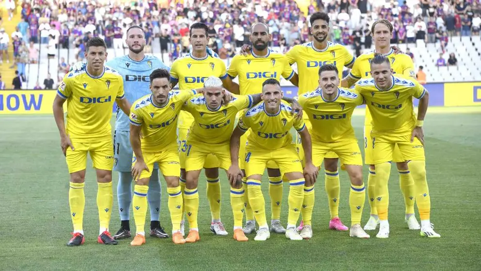 Los once titulares del C&aacute;diz CF contra el FC Barcelona | C&aacute;diz CF