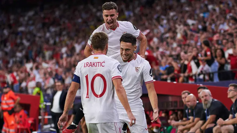 Gol de Ocampos en el Sevilla FC - Lens | Salvador L&oacute;pez Medina para El MIRA